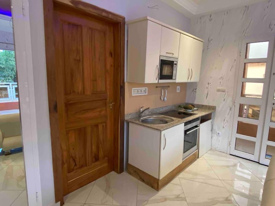 Appartement Altona Ломе Экстерьер фото